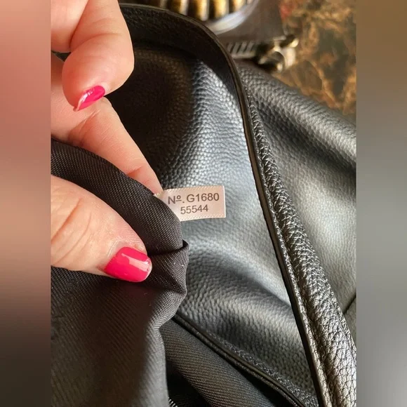 Coach - EUC - 2016 Edie Shoulder Bag 31 In Pebble Leather With Western Rivets - Picture 8 of 16